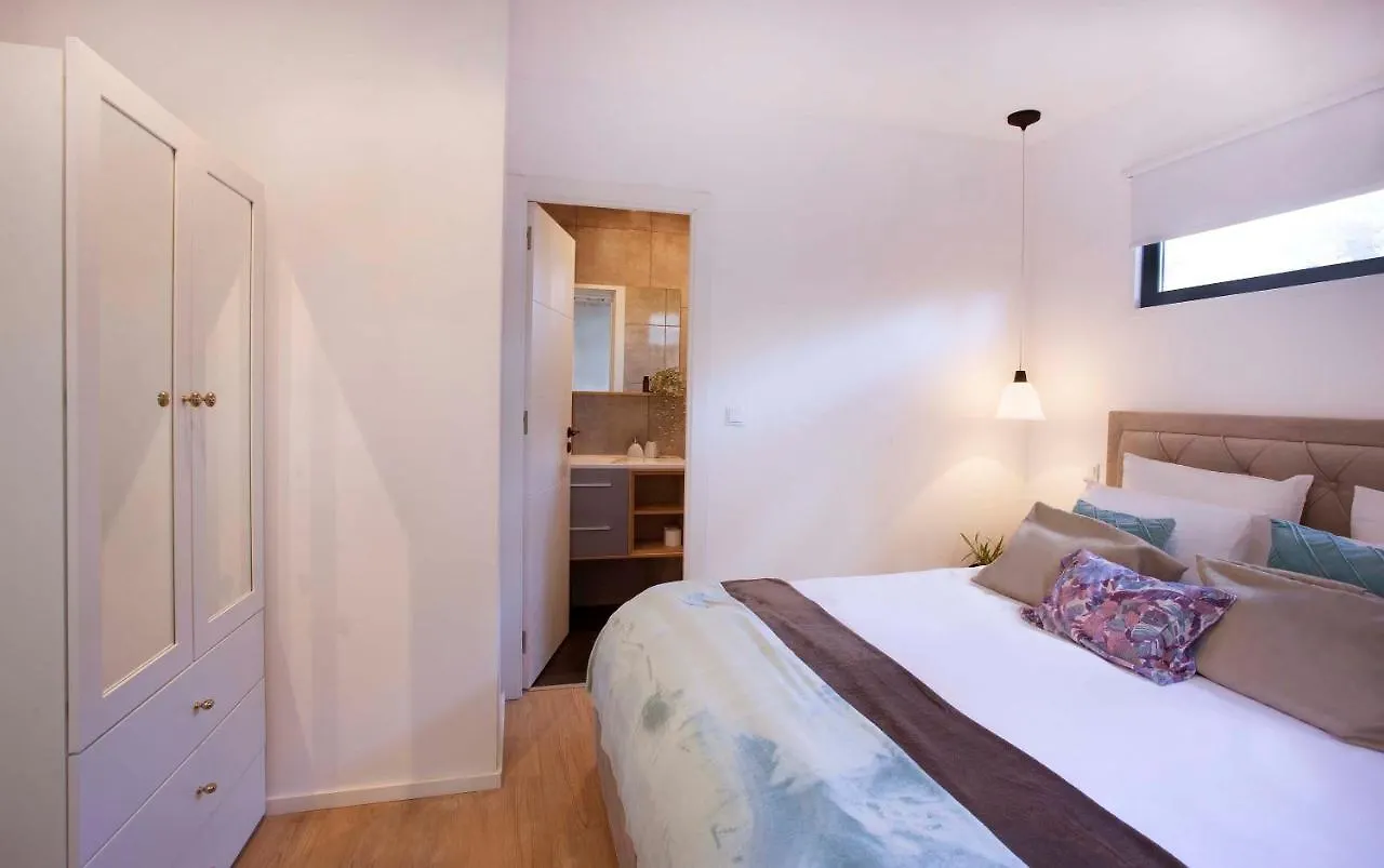 205 Serenity Cascais 0*,